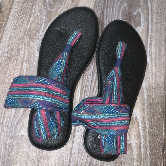 Women’s Size 11 Sandals - Picture 1 of 2